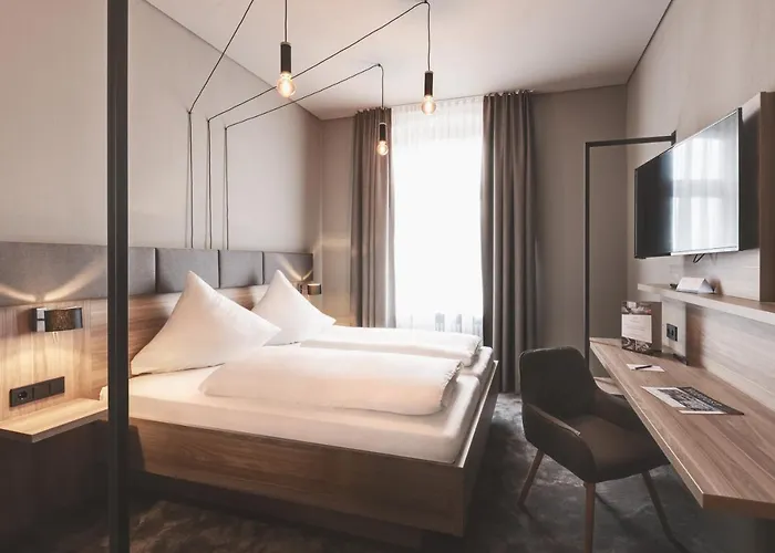 Bischof Отель 4*